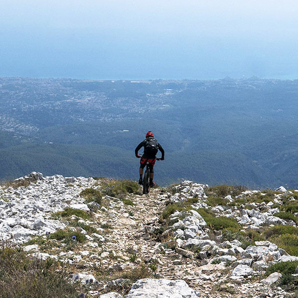 Mountain-to-Sea: Aventure magistrale en novembre Mountain-to-Sea: Aventure magistrale en novembre