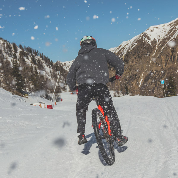 Snowbike à Isola 2000: vidéo, photos et événement