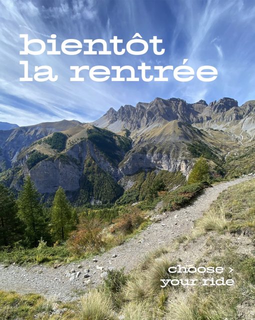 Bientôt la rentrée 🎓 
Bientôt la fin de la canicule 😮‍💨
Bientôt la meilleure saison pour rider 🤙

Swipe pour choisir ta formule & Rendez-vous sur 1001sentiers.fr (lien en bio) pour découvrir le programme démoniaque qu’on t’a concocté pour cet automne 🗓️

Tellement excitant 🤤 que tu vas avoir hâte de reprendre le taf et que les enfants retournent à l’école pour que tu puisses venir te gaver de singles avec #1001sentiers 

À bientôt sur les sentiers !
#lifeistooshorttorideboringtrails