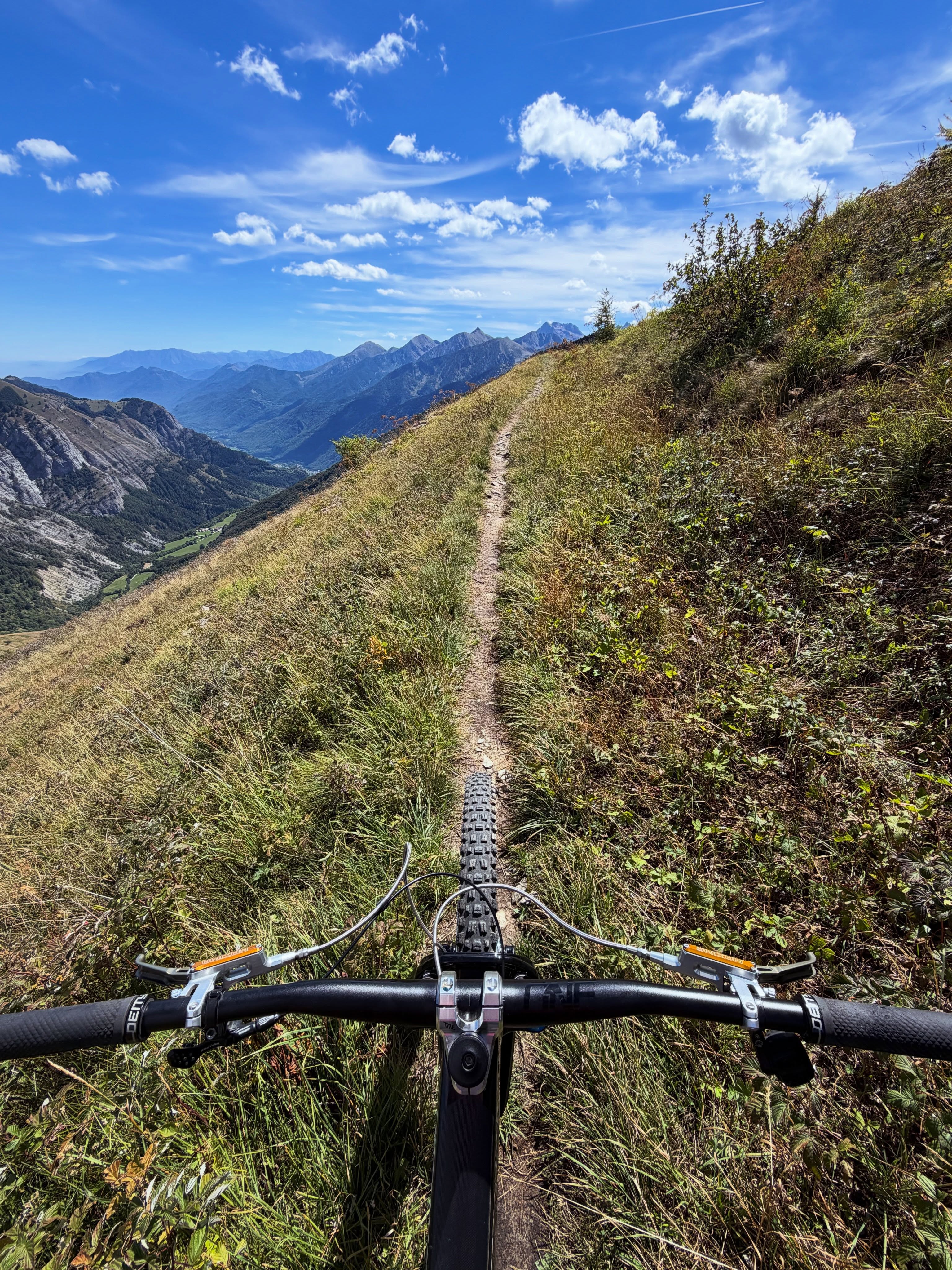 Such a dreamy ride to return on the bike after two weeks off, and a exciting appetizer before my upcoming Trip #1001sentiers Trans’Piemonte & Alpi. 

What a place! What an office! What a job! 

#lifeistooshorttorideboringtrails